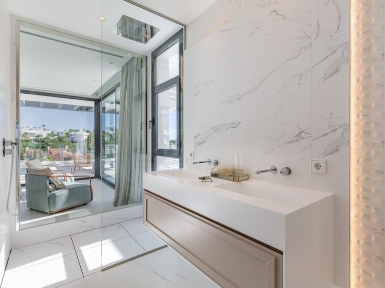 Villa for Sale in Marbella, Malaga 35