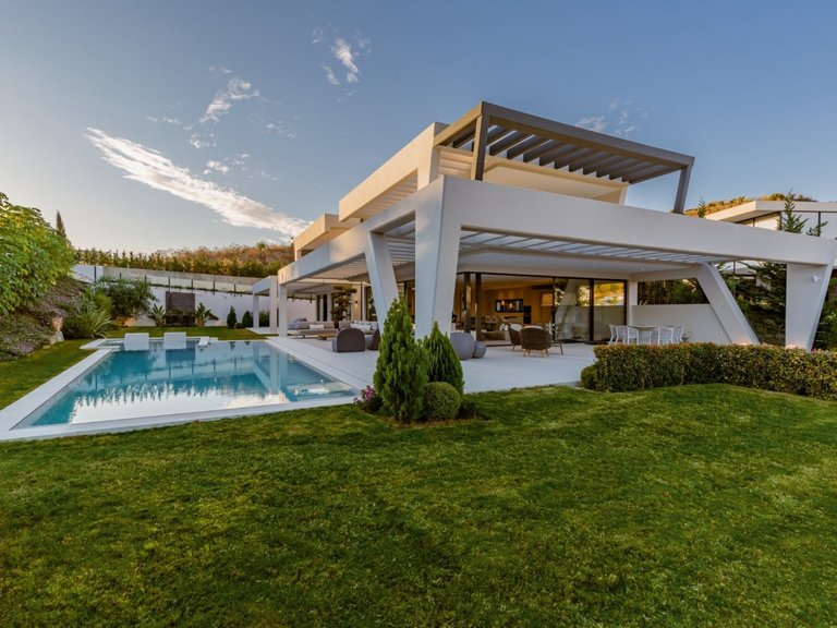 Villa for Sale in Marbella, Malaga 4
