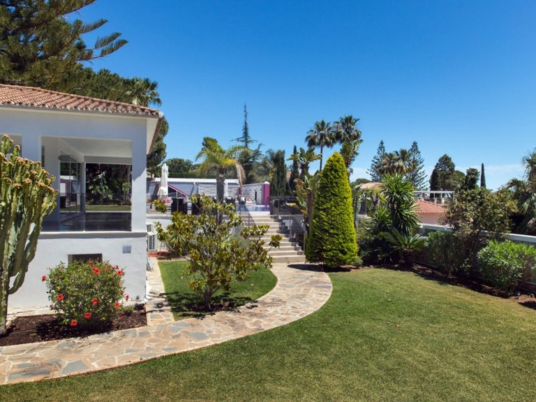 Villa for Sale in Marbella, Malaga 10