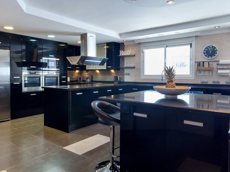 Villa for Sale in Marbella, Malaga 25