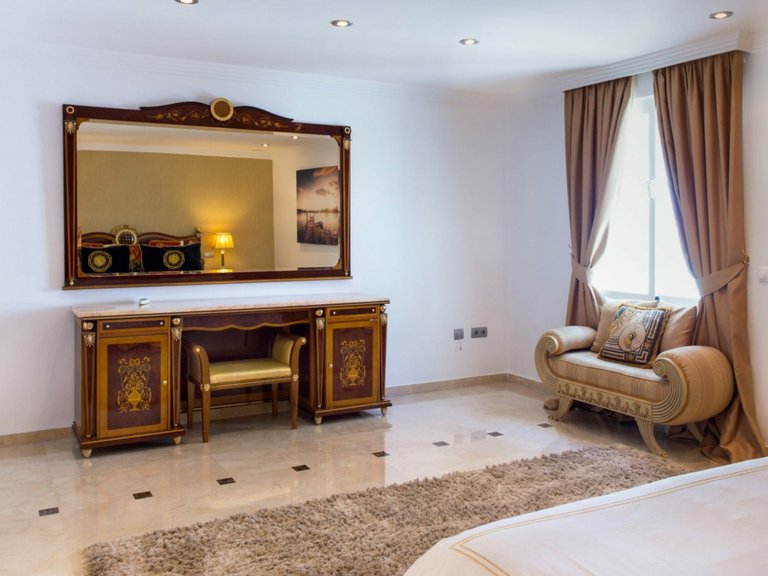 Villa for Sale in Marbella, Malaga 32