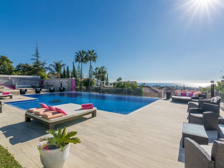 Villa for Sale in Marbella, Malaga 4