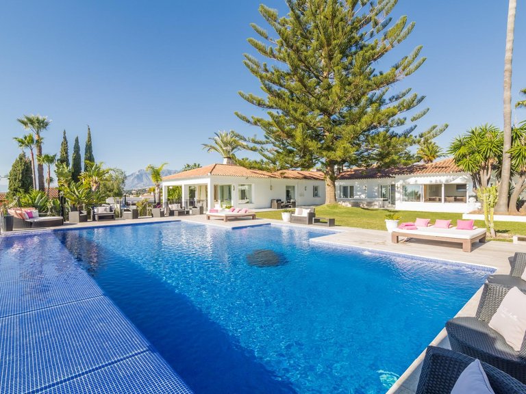 Villa for Sale in Marbella, Malaga 8