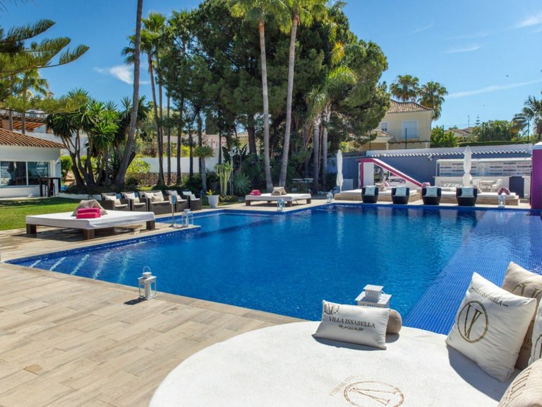 Villa for Sale in Marbella, Malaga 9
