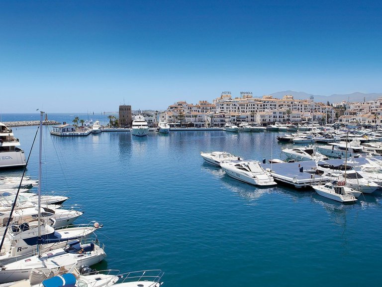 Apartment for Sale in Marbella, Malaga 26