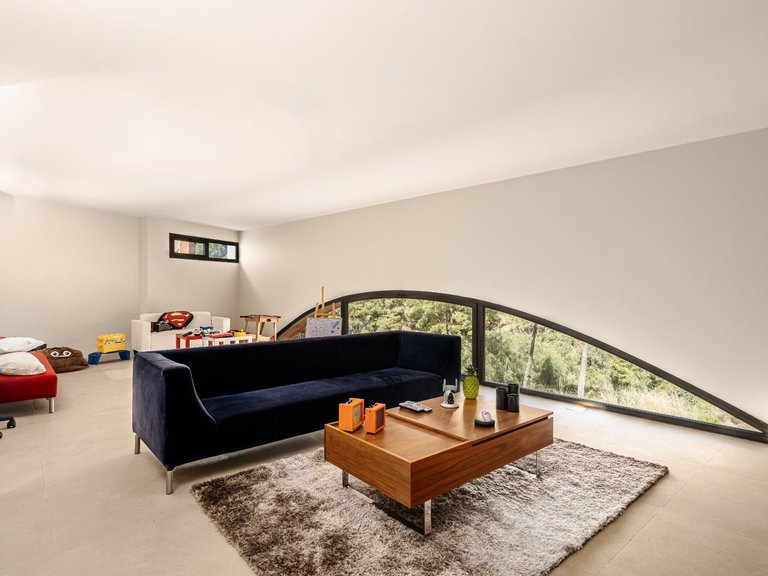 Villa for Sale in Benahavis, Malaga 9