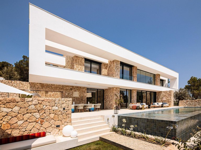 Villa for Sale in Santa Eulalia Del Rio, Balearic Islands 4