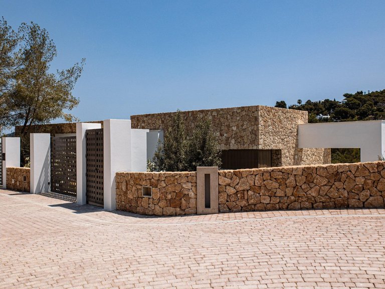 Villa for Sale in Santa Eulalia Del Rio, Balearic Islands 2