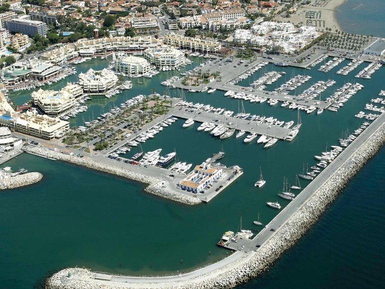 Apartment for Sale in Benalmádena, Malaga 7