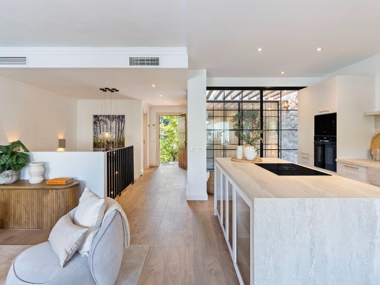 Town House for Sale in Benahavis, Malaga 13