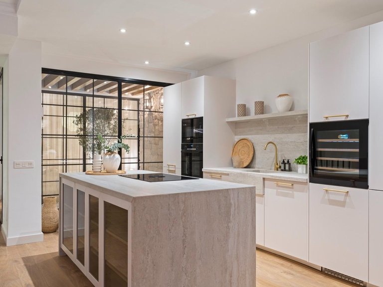 Town House for Sale in Benahavis, Malaga 14