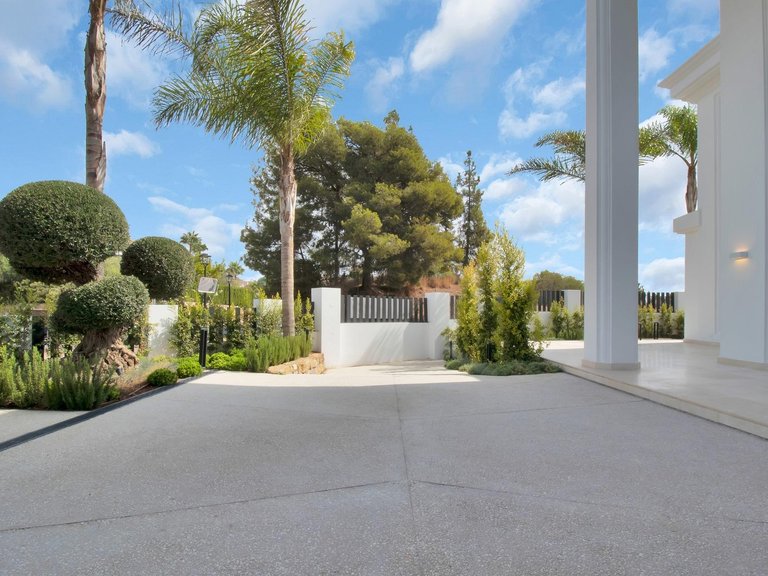 Apartment for Sale in Marbella, Malaga 59