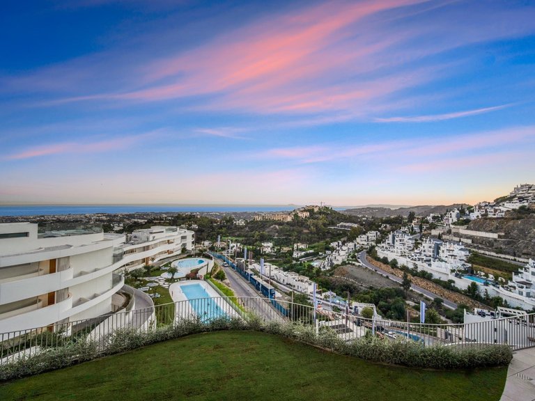 Apartment for Sale in Benahavis, Malaga 59