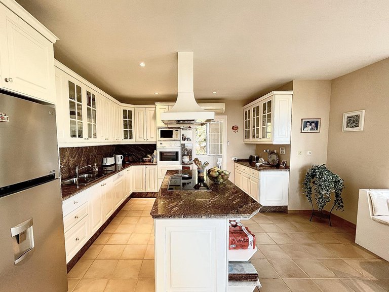 Villa for Sale in Marbella, Malaga 13