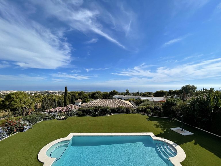 Villa for Sale in Marbella, Malaga 24