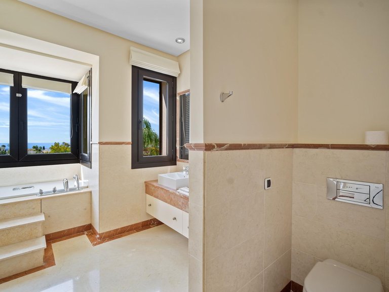 Villa for Sale in Benahavis, Malaga 10