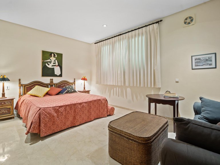 Villa for Sale in Benahavis, Malaga 11