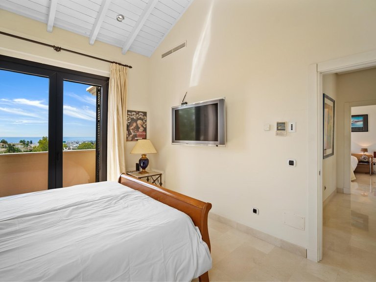 Villa for Sale in Benahavis, Malaga 13