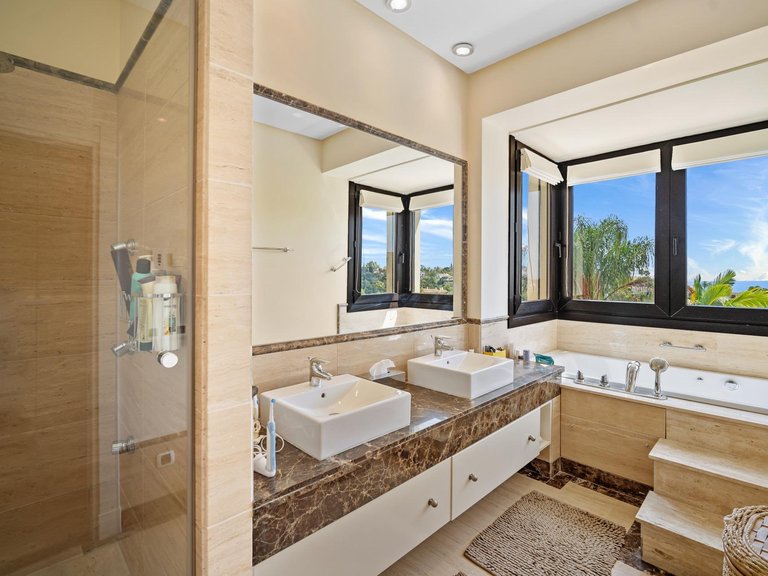 Villa for Sale in Benahavis, Malaga 16