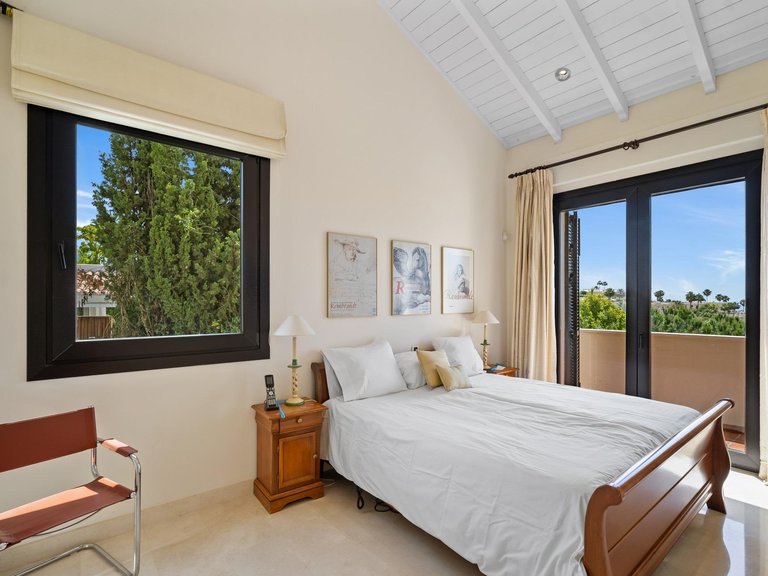 Villa for Sale in Benahavis, Malaga 21