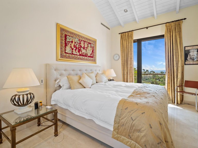 Villa for Sale in Benahavis, Malaga 30