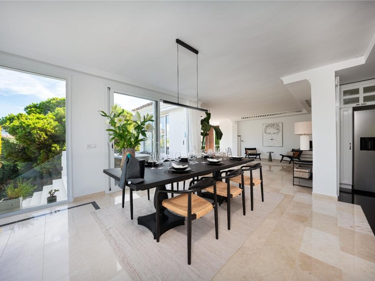 Villa for Sale in Marbella, Malaga 8