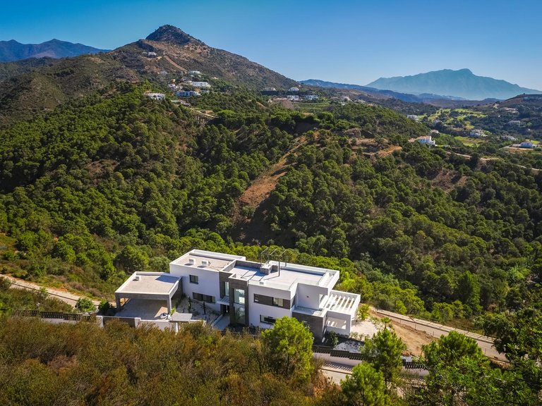 Apartment for Sale in Benahavis, Malaga 52