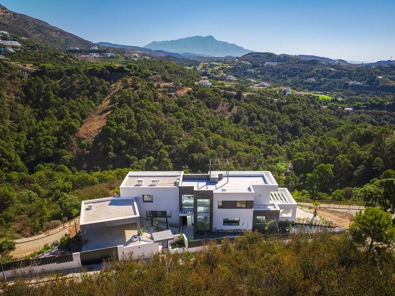 Apartment for Sale in Benahavis, Malaga 53