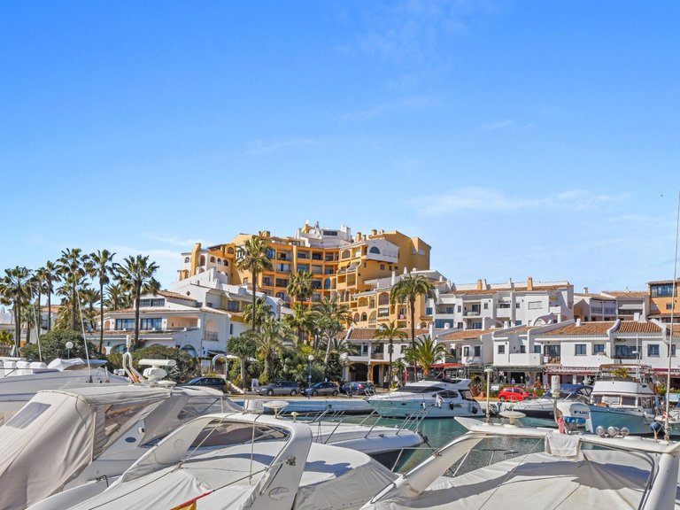 Apartment for Sale in Marbella, Malaga 91