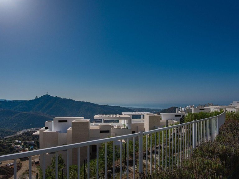 Apartment for Sale in Ojen, Malaga 17