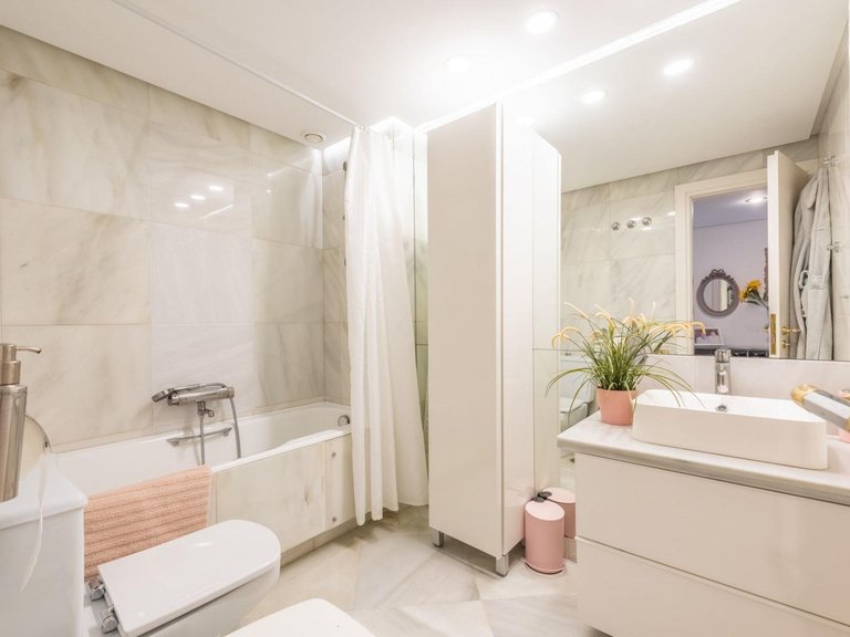 Apartment for Sale in Marbella, Malaga 18