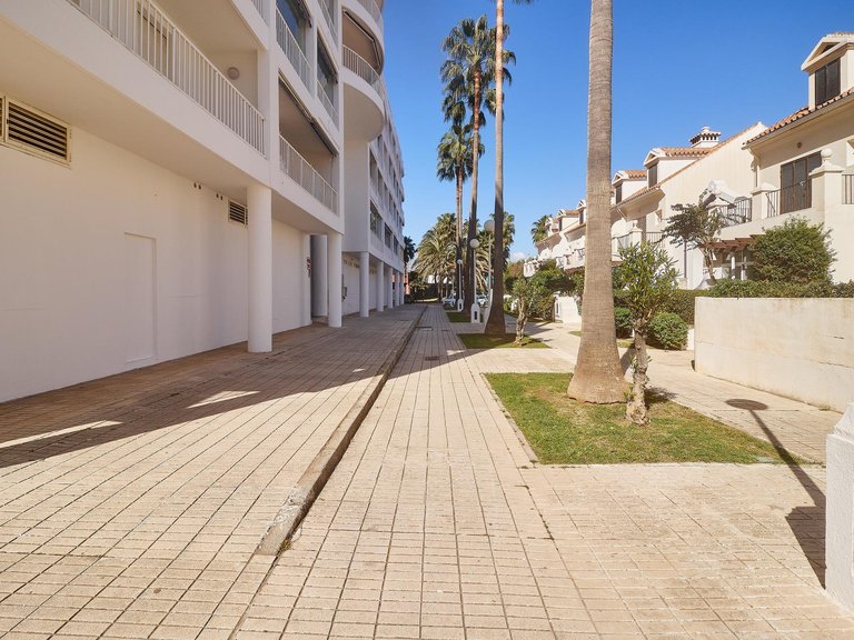 Apartment for Sale in Fuengirola, Malaga 47
