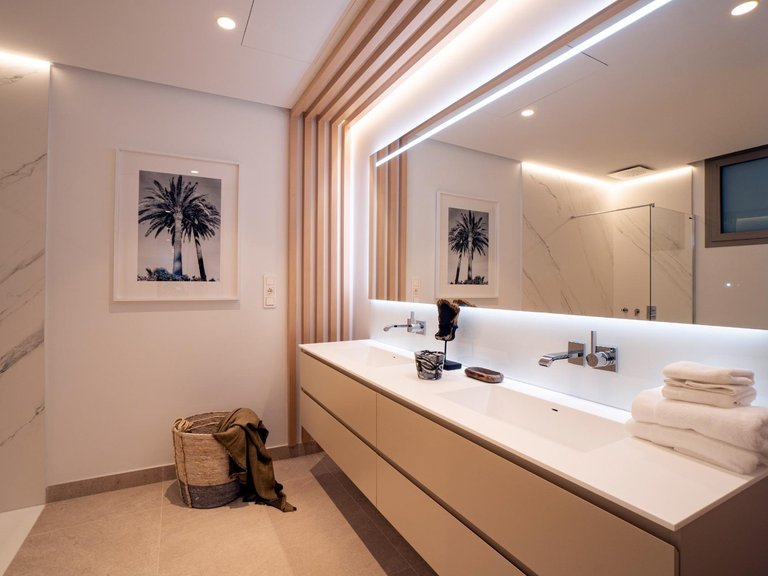 Apartment for Sale in Benahavis, Malaga 56