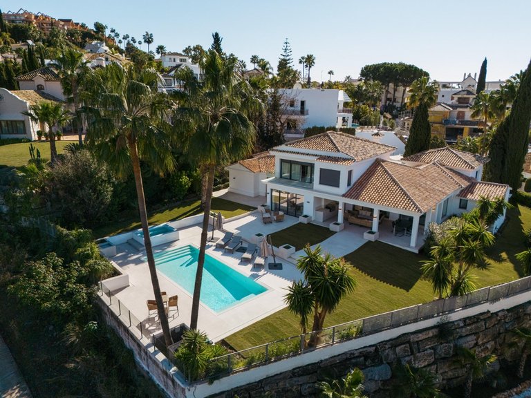 Villa for Sale in Marbella, Malaga 1