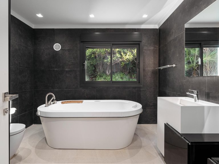 Villa for Sale in Marbella, Malaga 15