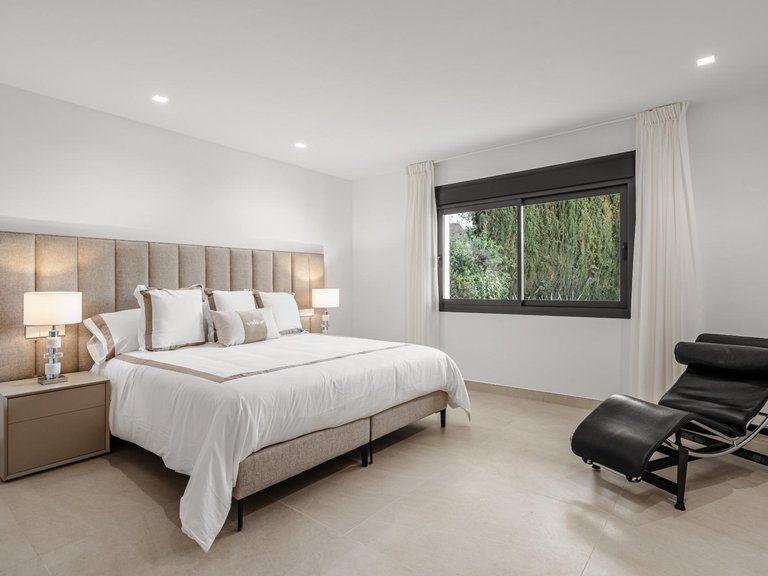 Villa for Sale in Marbella, Malaga 16