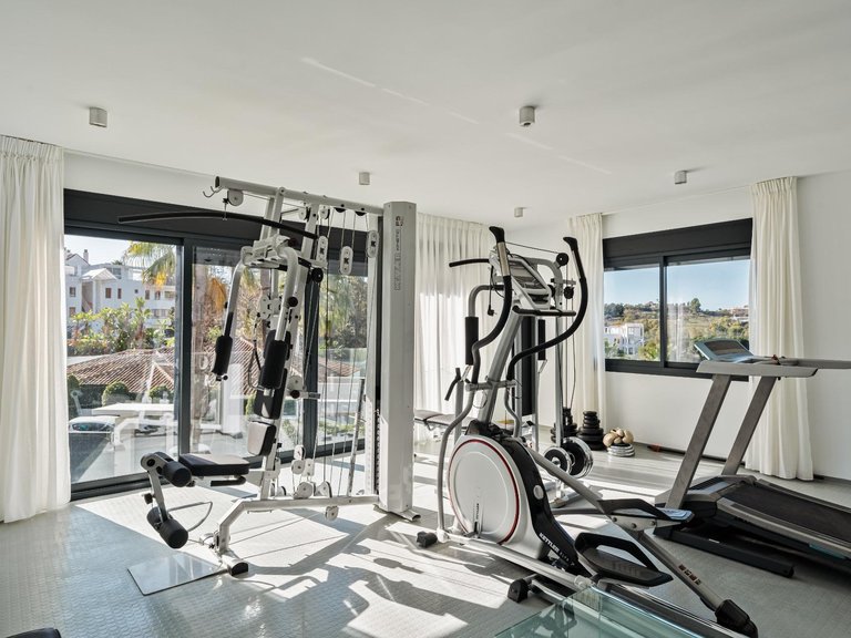 Villa for Sale in Marbella, Malaga 18