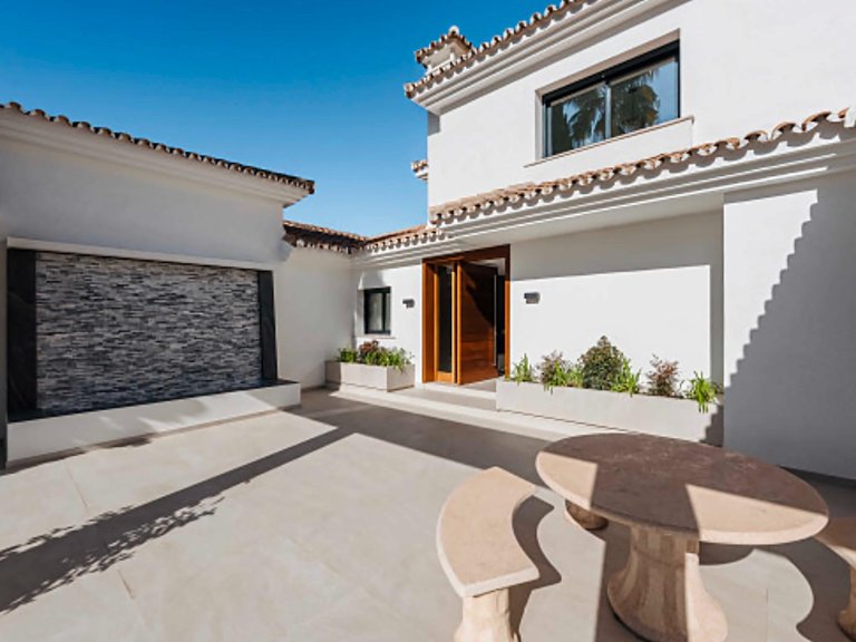 Villa for Sale in Marbella, Malaga 3