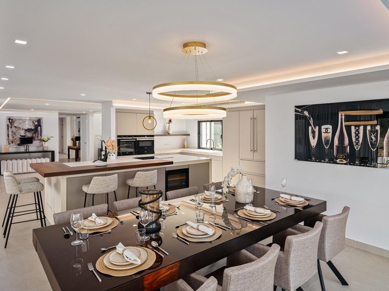 Villa for Sale in Marbella, Malaga 8