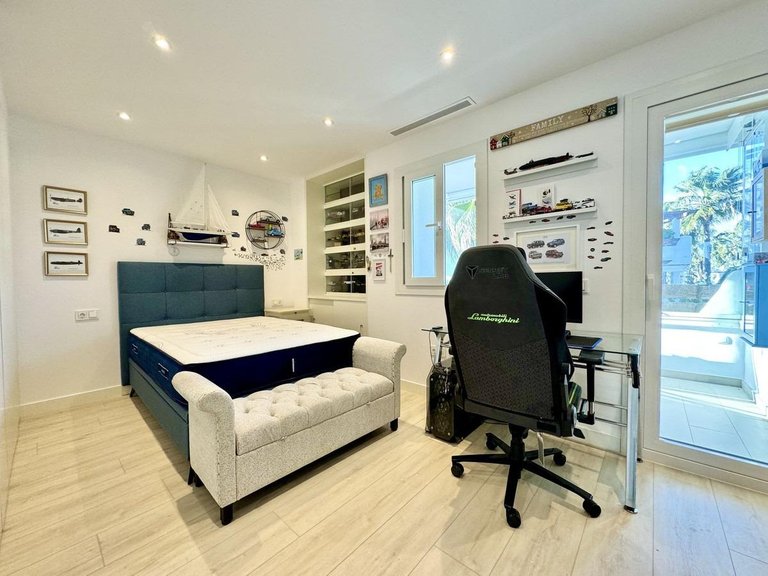 Apartment for Sale in Estepona, Malaga 28