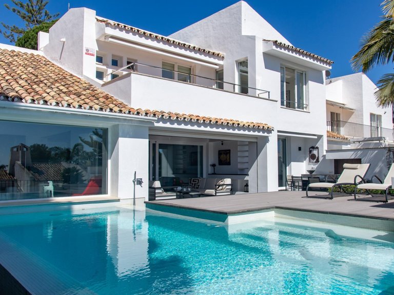 Villa for Sale in Marbella, Malaga 1