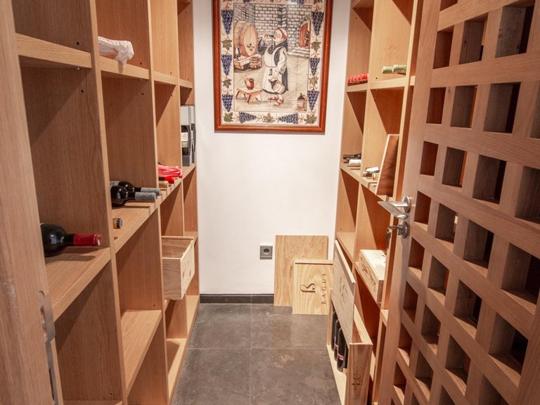 Villa for Sale in Marbella, Malaga 25