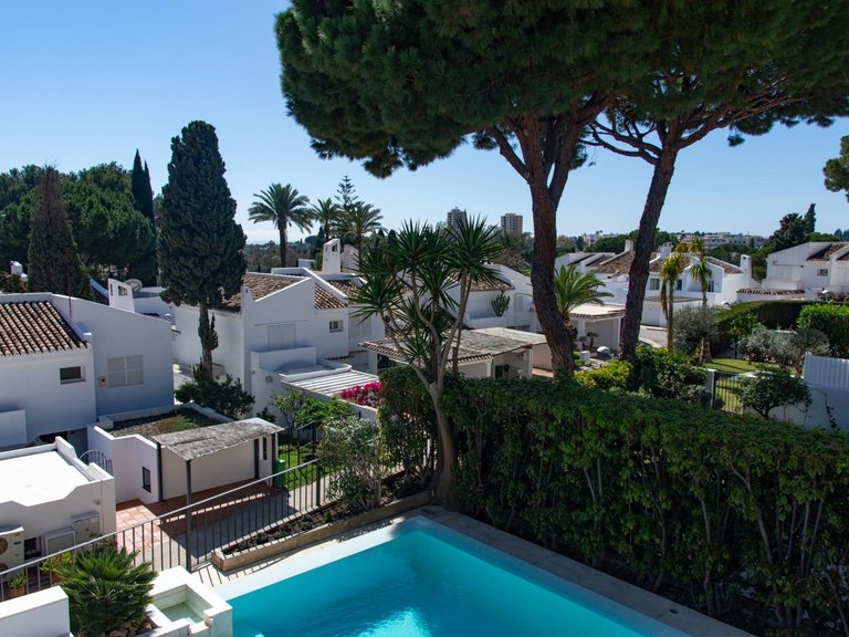 Villa for Sale in Marbella, Malaga 35