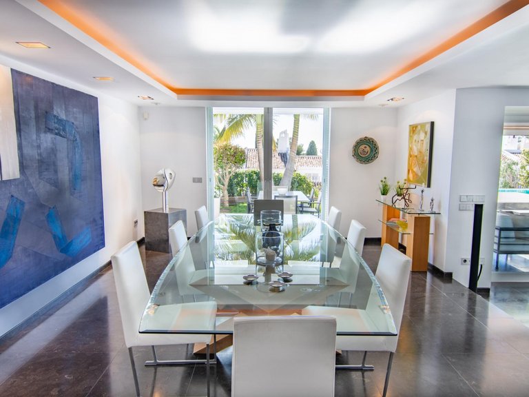 Villa for Sale in Marbella, Malaga 8