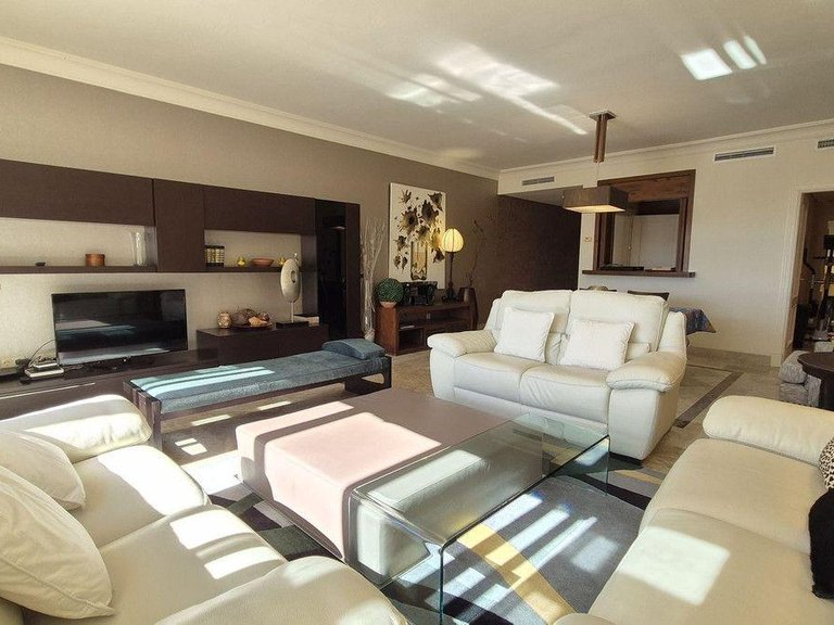Apartment for Sale in Marbella, Malaga 24