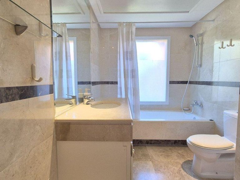 Apartment for Sale in Marbella, Malaga 38