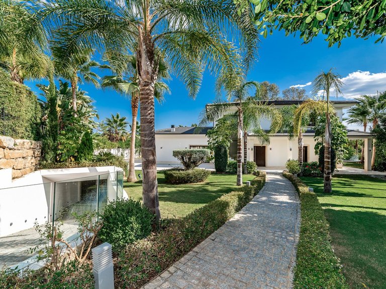 Villa for Sale in Marbella, Malaga 5