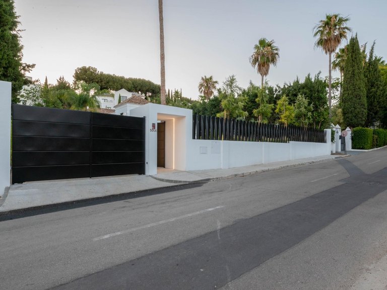 Apartment for Sale in Benahavis, Malaga 54