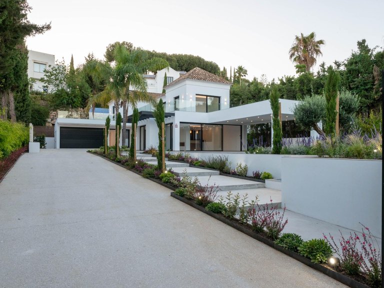 Apartment for Sale in Benahavis, Malaga 55