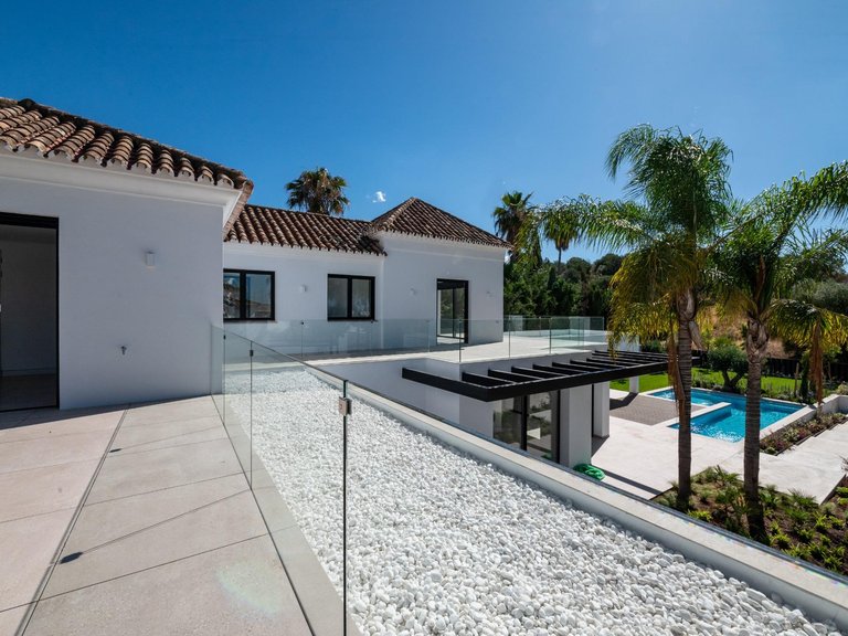 Apartment for Sale in Benahavis, Malaga 81